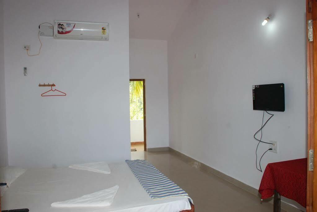Shankarz By The Sea Mandrem Exterior photo